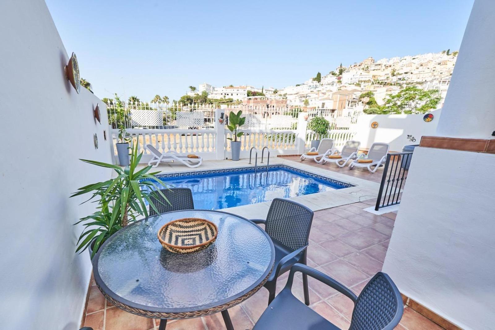 Villa Pura - Private Jacuzzi & Heated Pool Nerja Kültér fotó