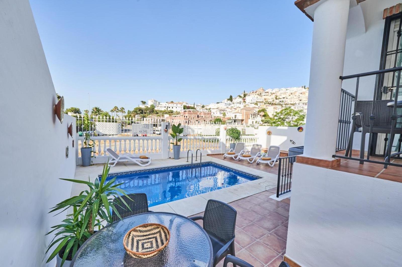 Villa Pura - Private Jacuzzi & Heated Pool Nerja Kültér fotó