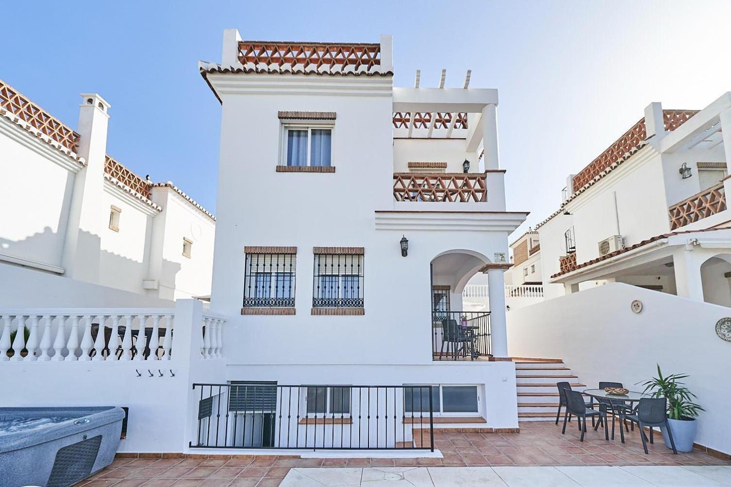 Villa Pura - Private Jacuzzi & Heated Pool Nerja Kültér fotó