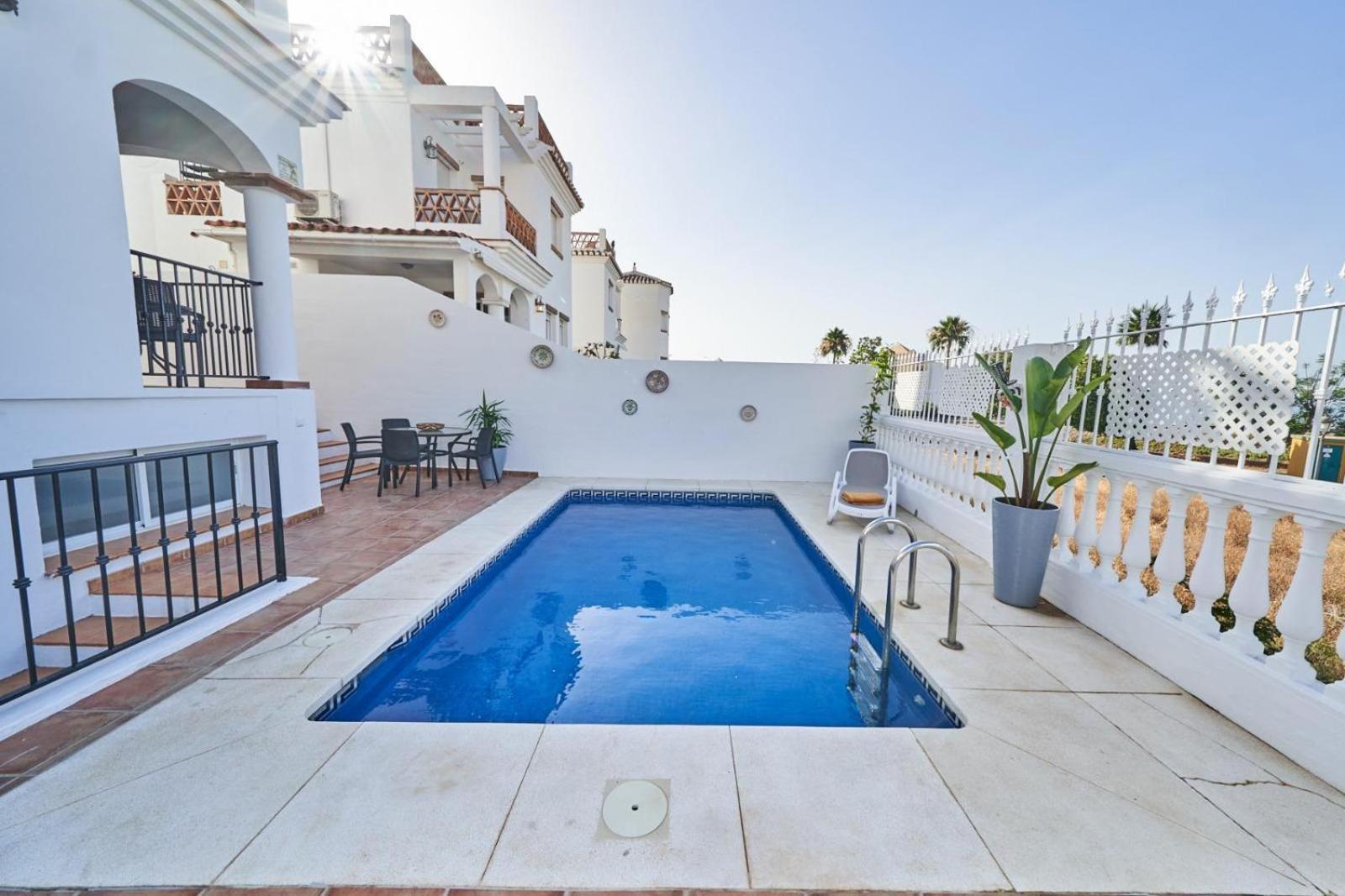Villa Pura - Private Jacuzzi & Heated Pool Nerja Kültér fotó